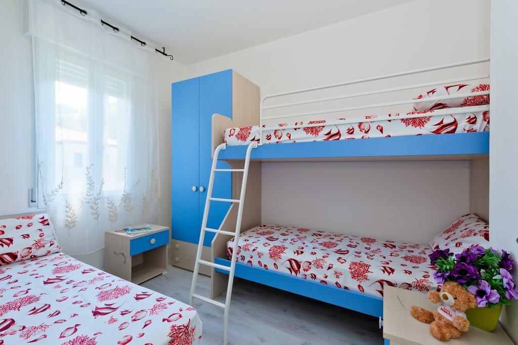 Villa Renza Бибионе Стая снимка